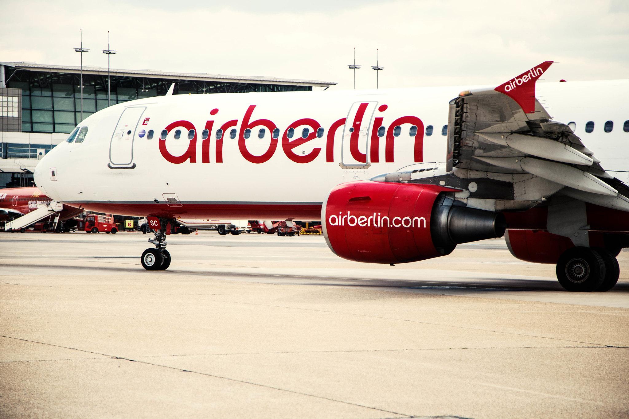 Hamburg Airport: Air Berlin (AB / BER)  |  Airbus A321-211 A321 | D-ALSC | MSN 2005