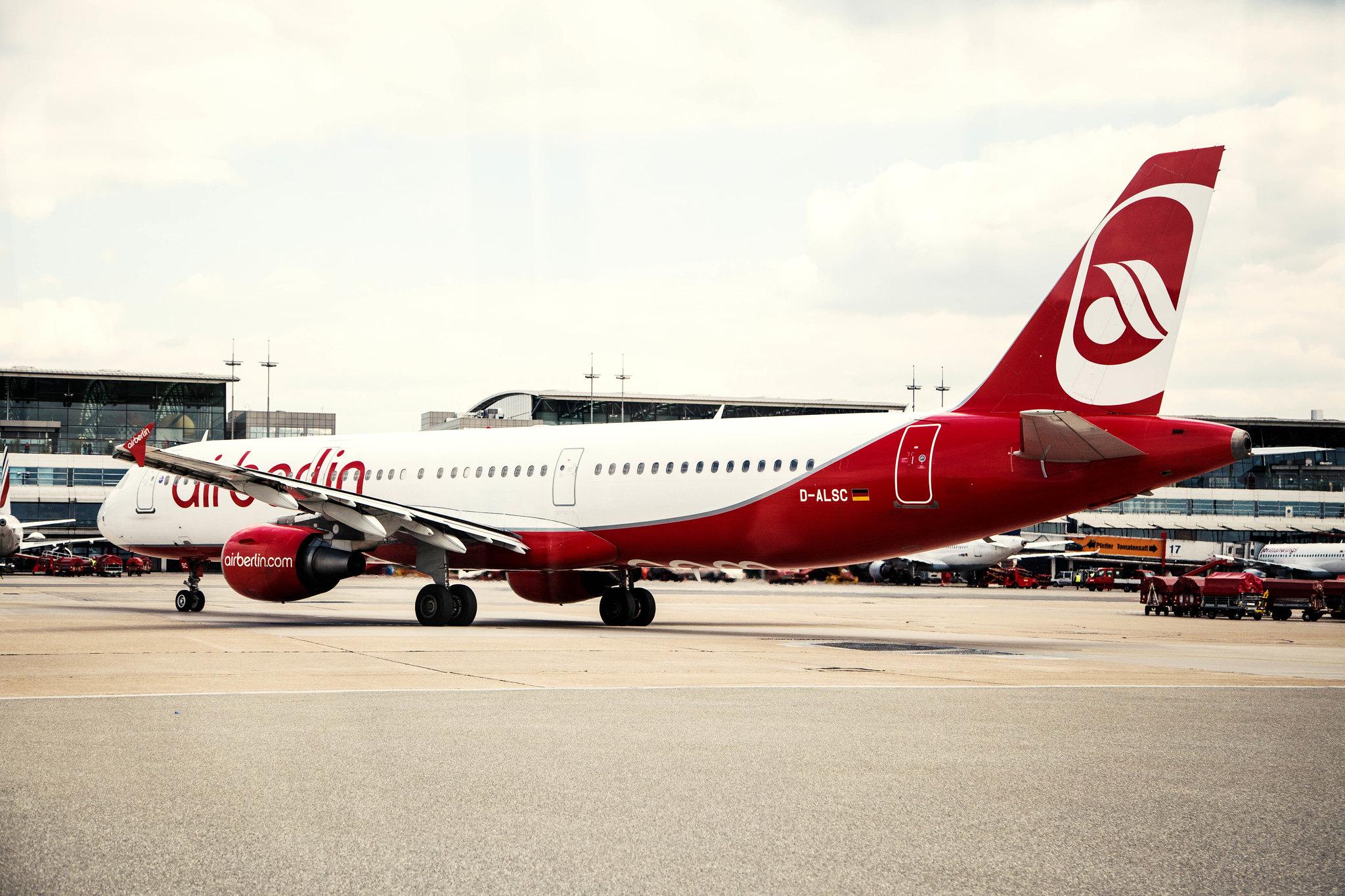 Hamburg Airport: Air Berlin (AB / BER)  |  Airbus A321-211 A321 | D-ALSC | MSN 2005