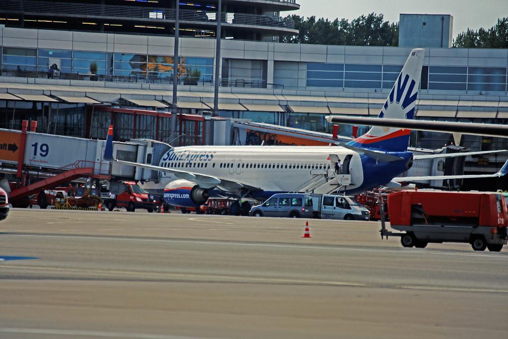 Hamburg Airport Spotter Tour