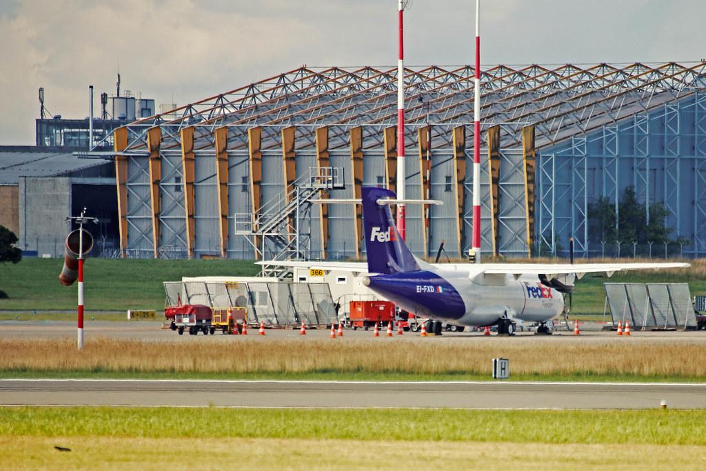Hamburg Airport Spotter Tour