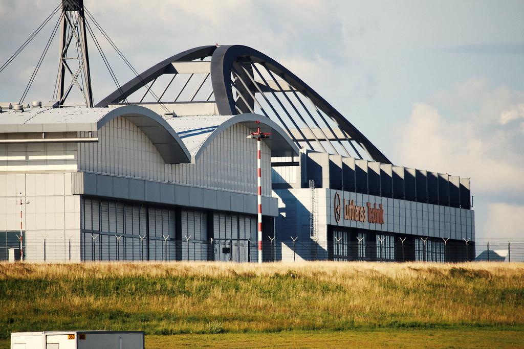 Hamburg Airport Spotter Tour