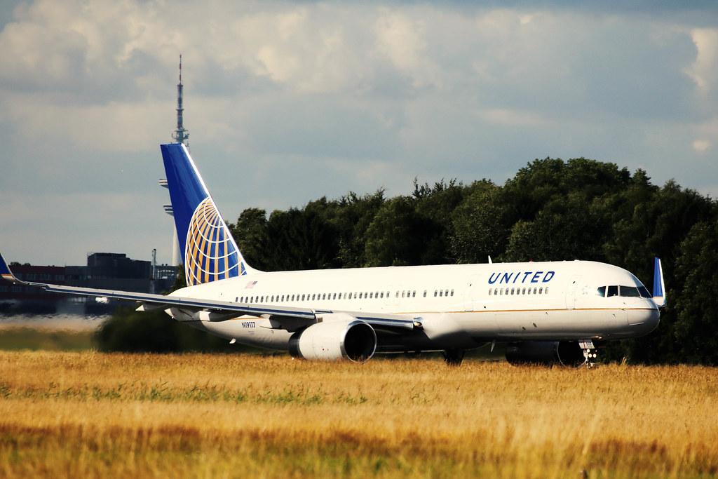 Hamburg Airport Spotter Tour