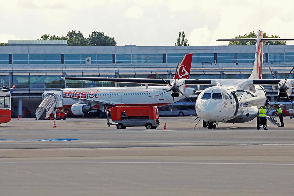 Hamburg Airport Spotter Tour
