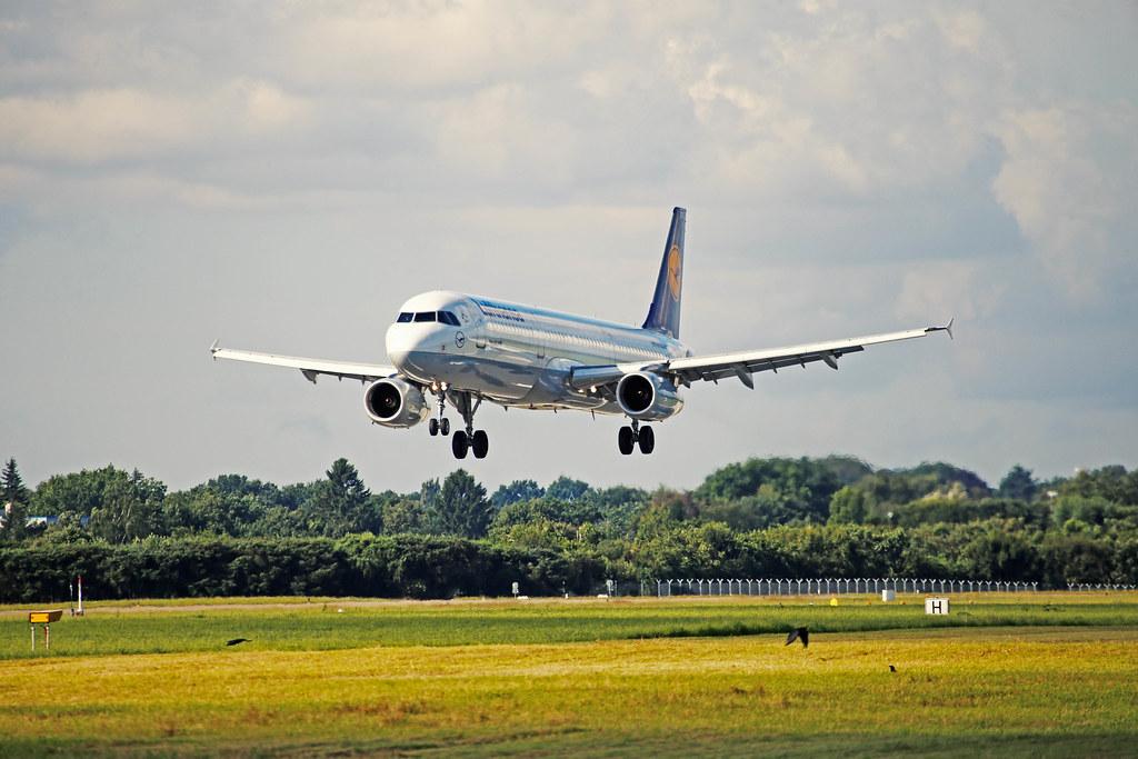 Hamburg Airport Spotter Tour