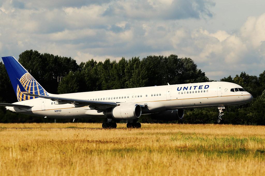Hamburg Airport Spotter Tour