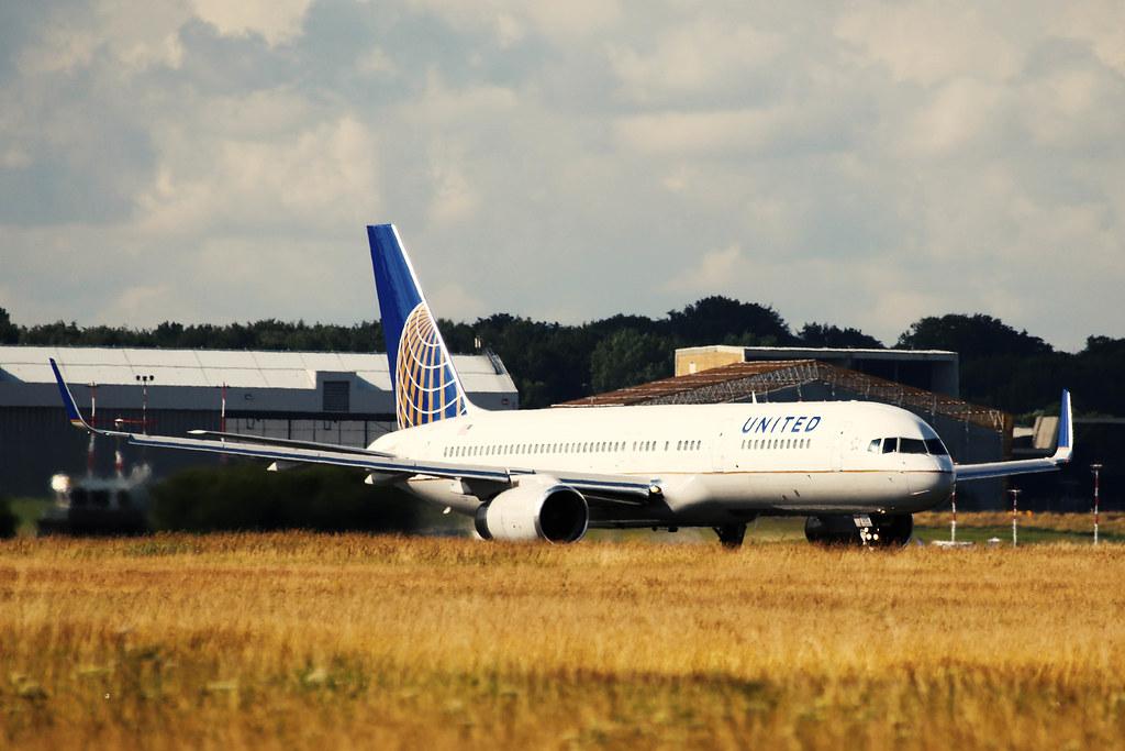 Hamburg Airport Spotter Tour