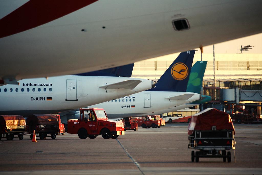 Hamburg Airport Spotter Tour