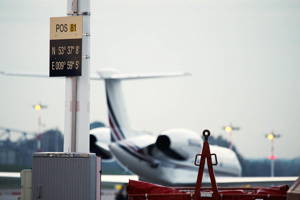 Hamburg Airport: Vorfeldposition 81 |