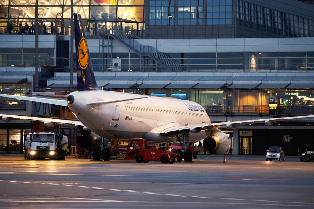 Hamburg Airport Spotter Tour