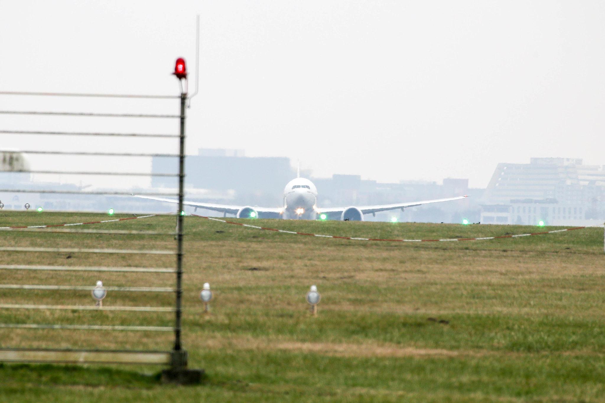 Hamburg Airport: Emirates (EK / UAE) | Boeing 777-31H(ER) B77W | A6-ENX | MSN 42318