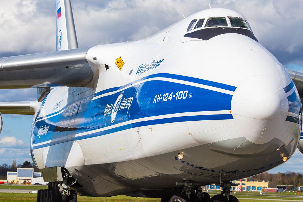 2. Vorfeldrundfahrt: Antonow An-124-100