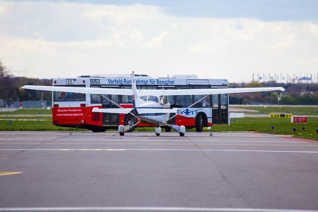 2. Vorfeldrundfahrt: Vorfeldrundfahrten für Hamburg-Airport Besucher