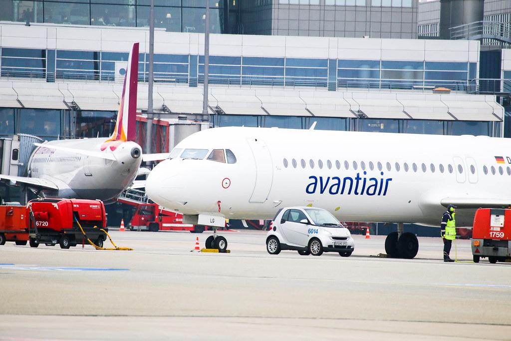 Hamburg Airport: Avanti Air (/ ATV) | Fokker 100 F100 | D-AOLG | MSN 11452