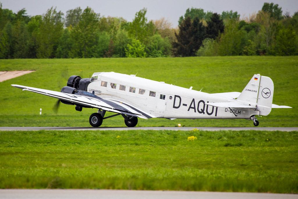 Hamburg Airport: Lufthansa Traditionsflug |  Junkers Ju 52/3mg8e JU52 | D-CDLH (D-AQUI) | MSN 130714