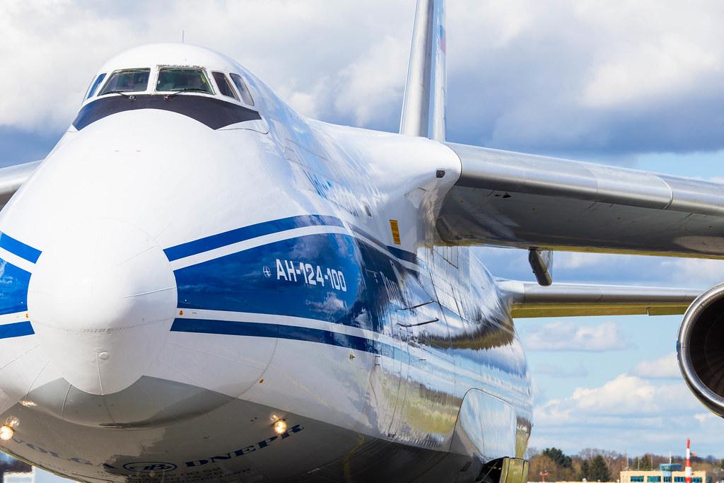 2. Vorfeldrundfahrt: Antonow An-124-100