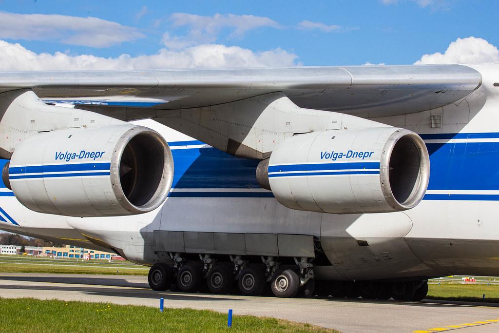2. Vorfeldrundfahrt: Antonow An-124-100