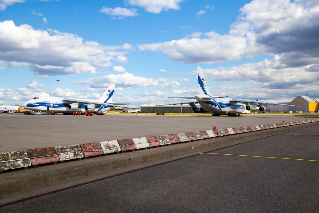 2. Vorfeldrundfahrt: Antonow An-124-100