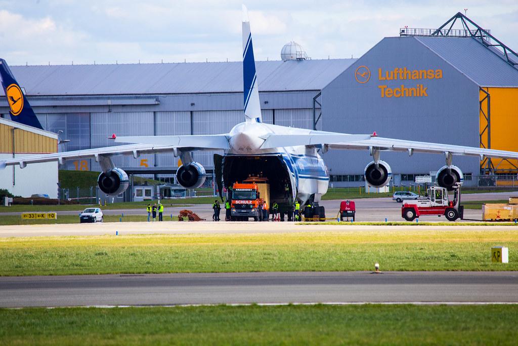 2. Vorfeldrundfahrt: Antonow An-124-100