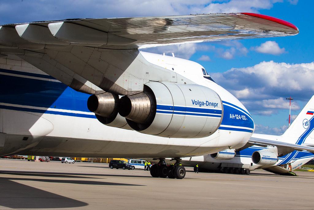 2. Vorfeldrundfahrt: Antonow An-124-100