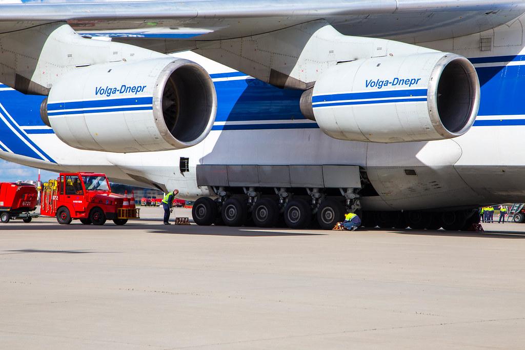 2. Vorfeldrundfahrt: Antonow An-124-100