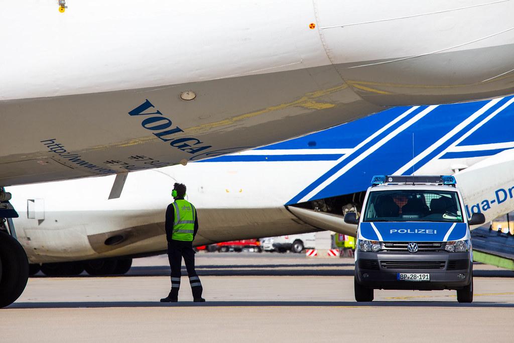 2. Vorfeldrundfahrt: Antonow An-124-100