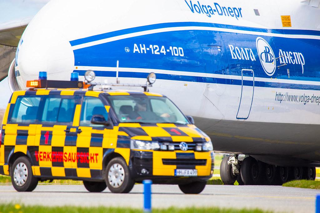 2. Vorfeldrundfahrt: Antonow An-124-100