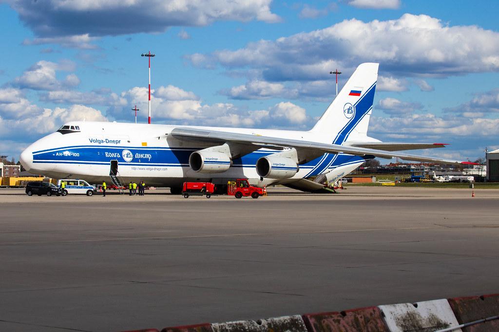 2. Vorfeldrundfahrt: Antonow An-124-100