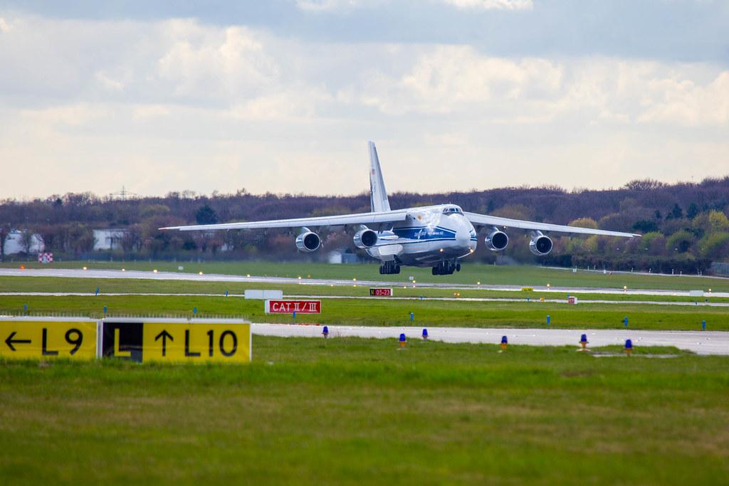 2. Vorfeldrundfahrt: Antonow An-124-100