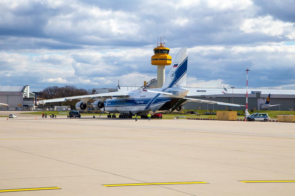 2. Vorfeldrundfahrt: Antonow An-124-100