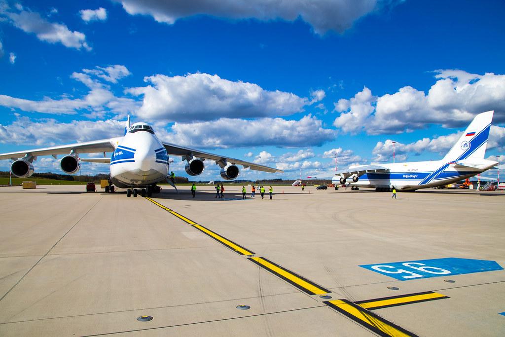 2. Vorfeldrundfahrt: Antonow An-124-100