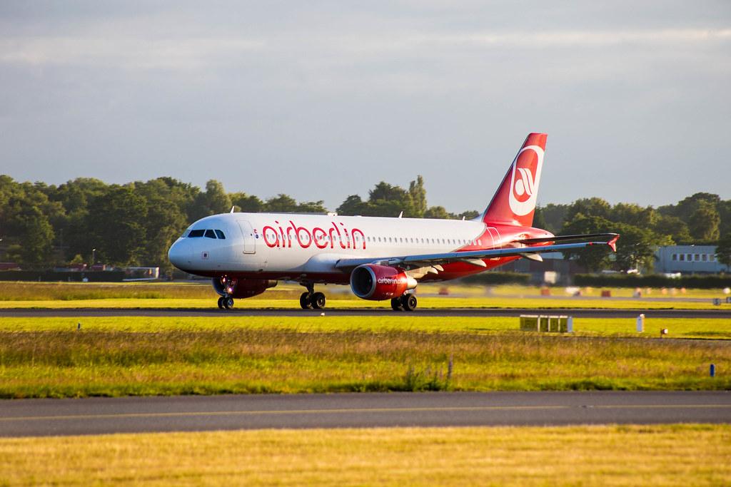 Hamburg Airport: airberlin D-ABDO