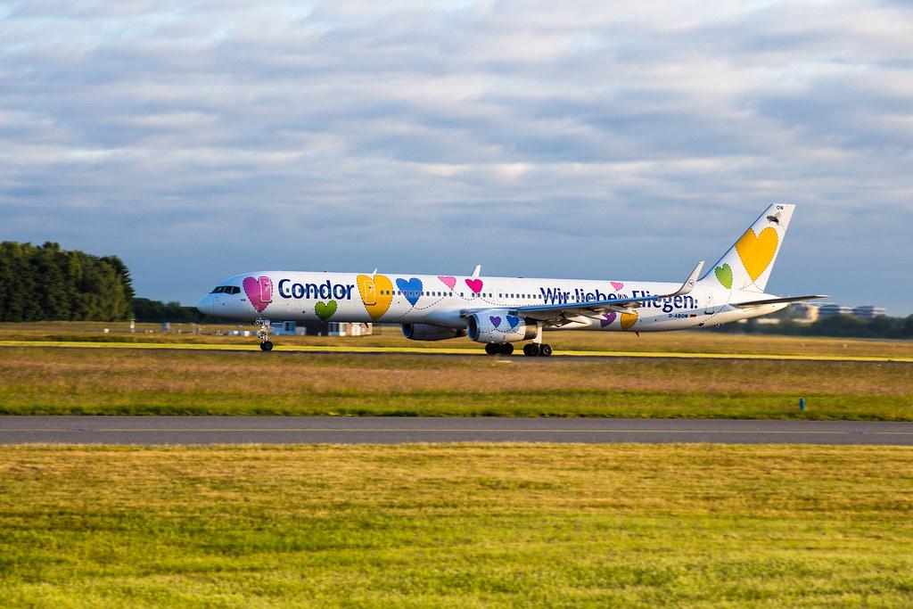 Hamburg Airport: Condor (DE / CFG) |  Livery: Wir Lieben Fliegen Livery |  Boeing 757-330 B753 | D-ABON | MSN 29023