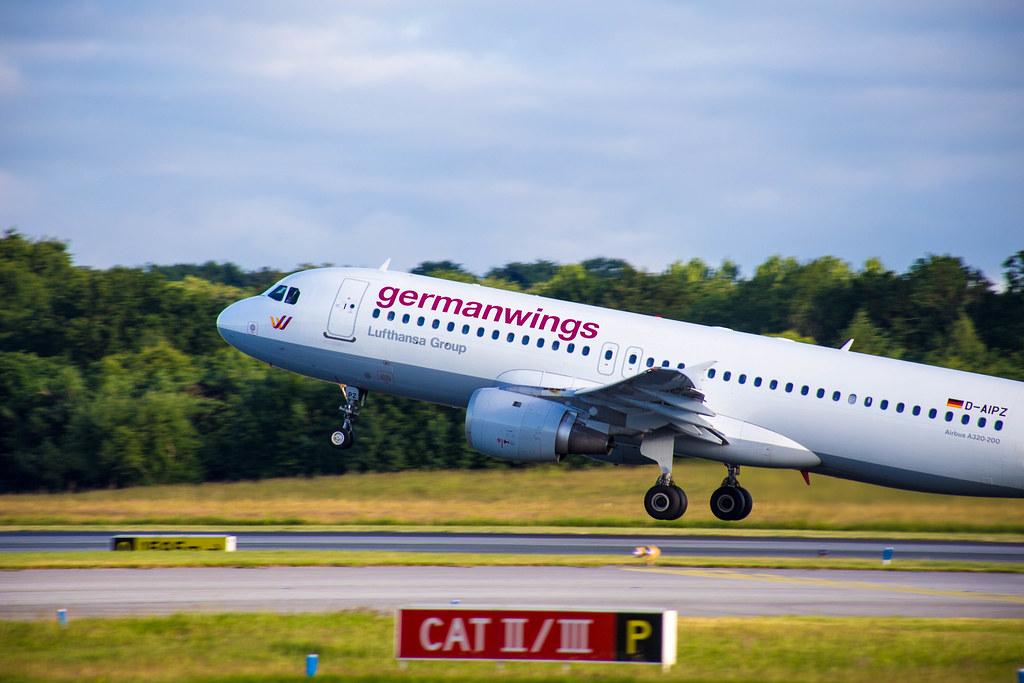 Hamburg Airport: Germanwings D-AIPZ