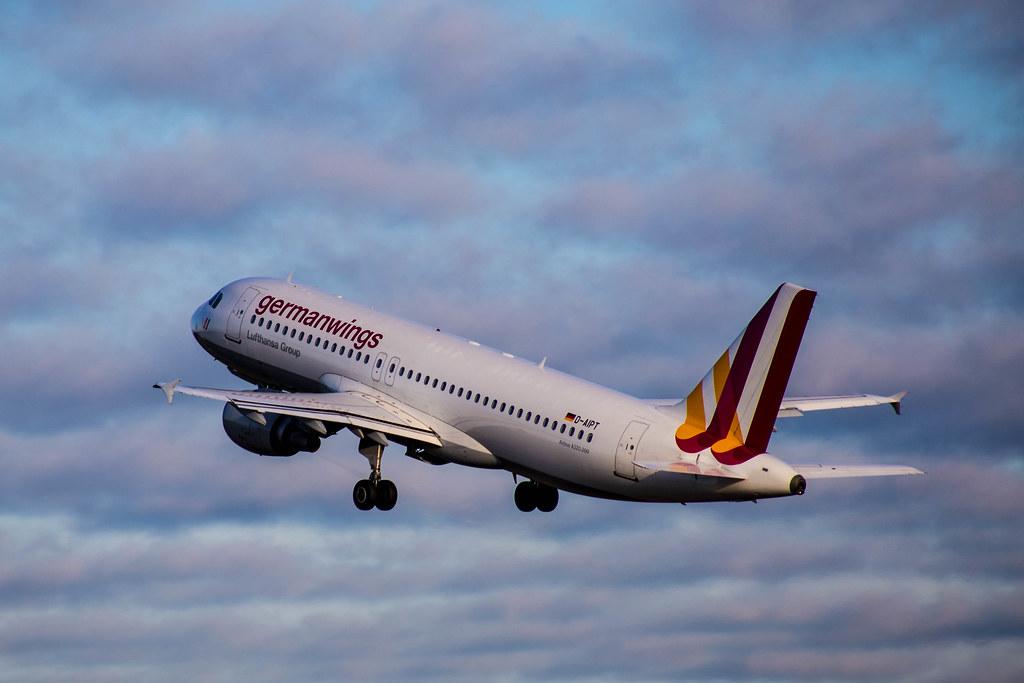 Hamburg Airport: Germanwings D-AIPT