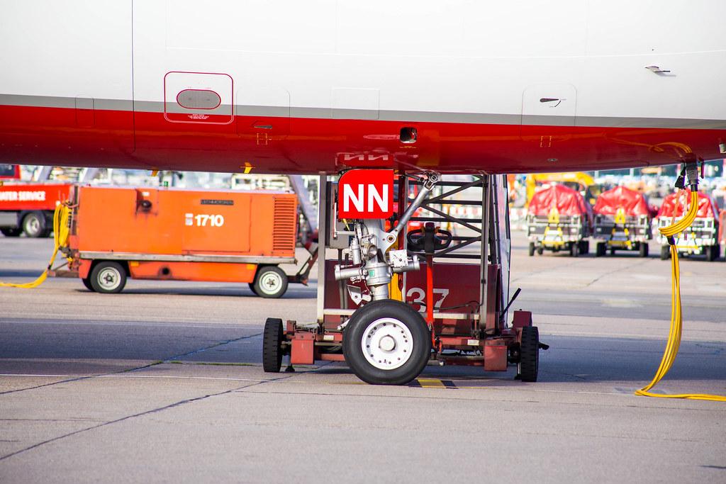 Hamburg Airport: Reifen | Bug-Rad