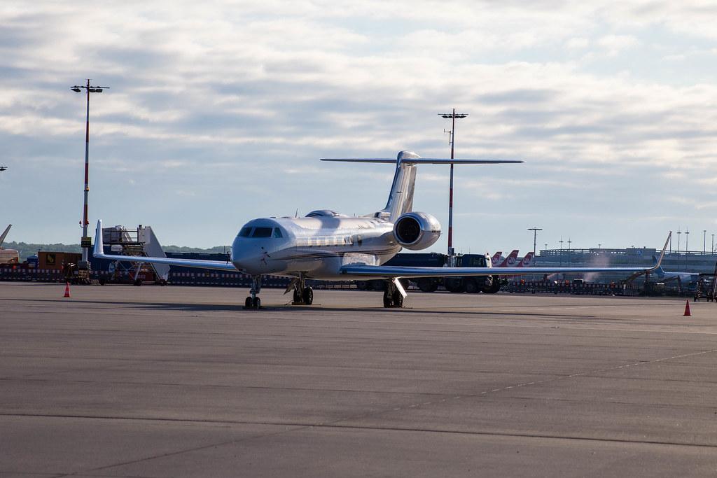 Hamburg Airport: Privatflugzeug