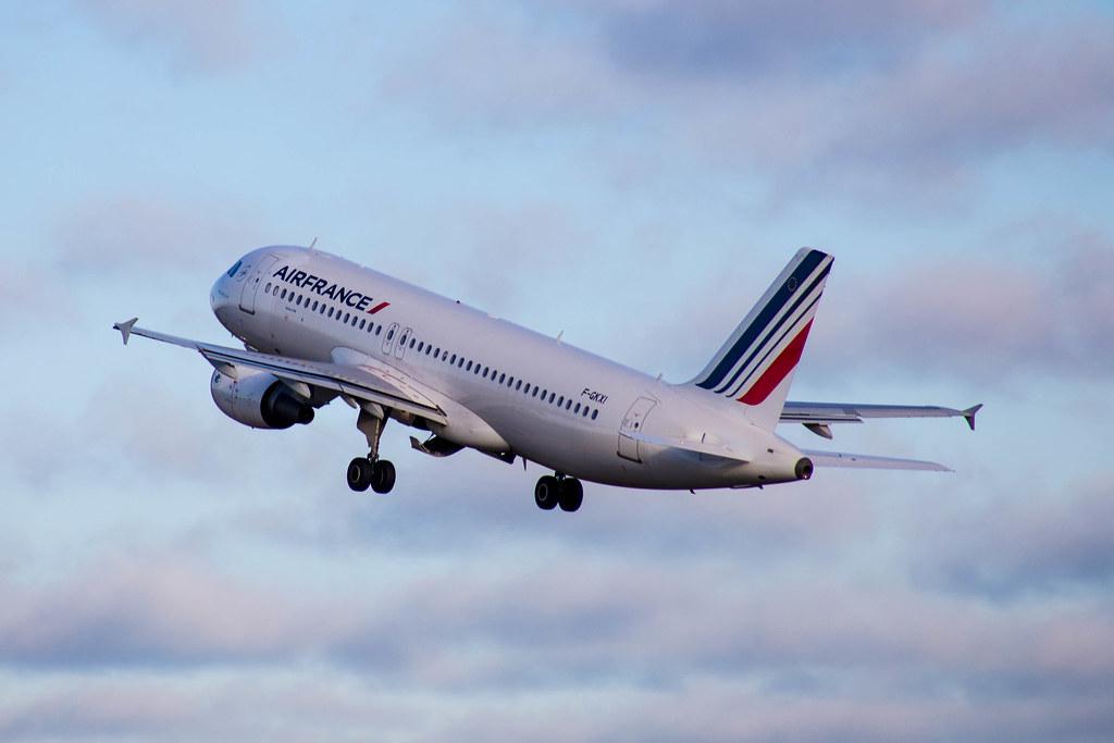 Hamburg Airport: Air France (AF / AFR) |  Airbus A320-214 A320 | F-GKXI | MSN 1949