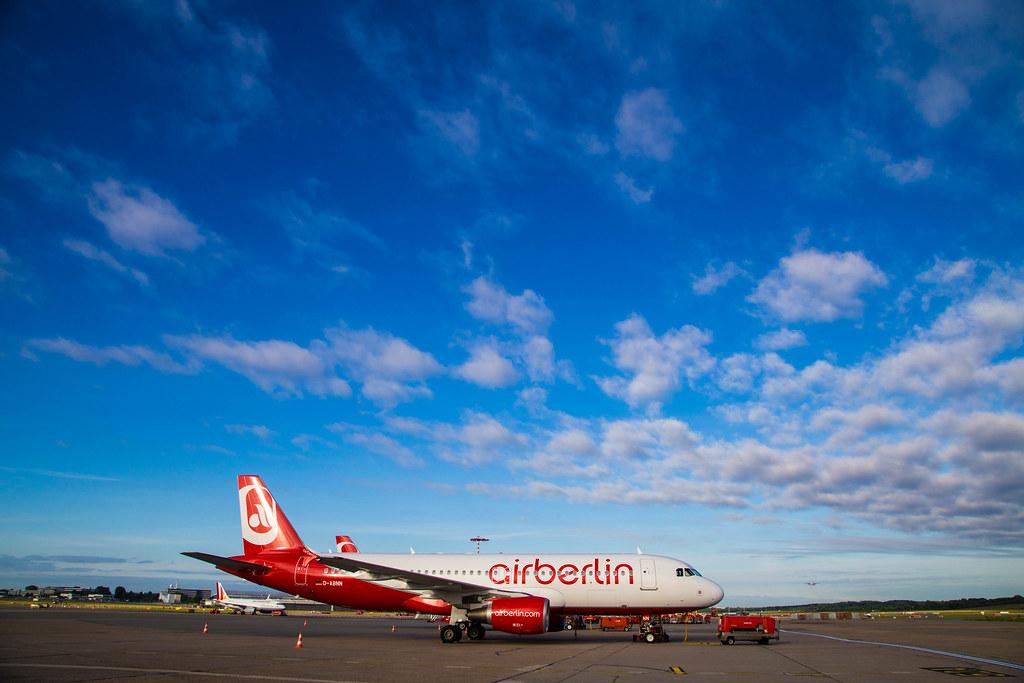 Hamburg Airport: Air Berlin (AB / BER) | Airbus A320-214 A320 | D-ABNN | MSN 1889