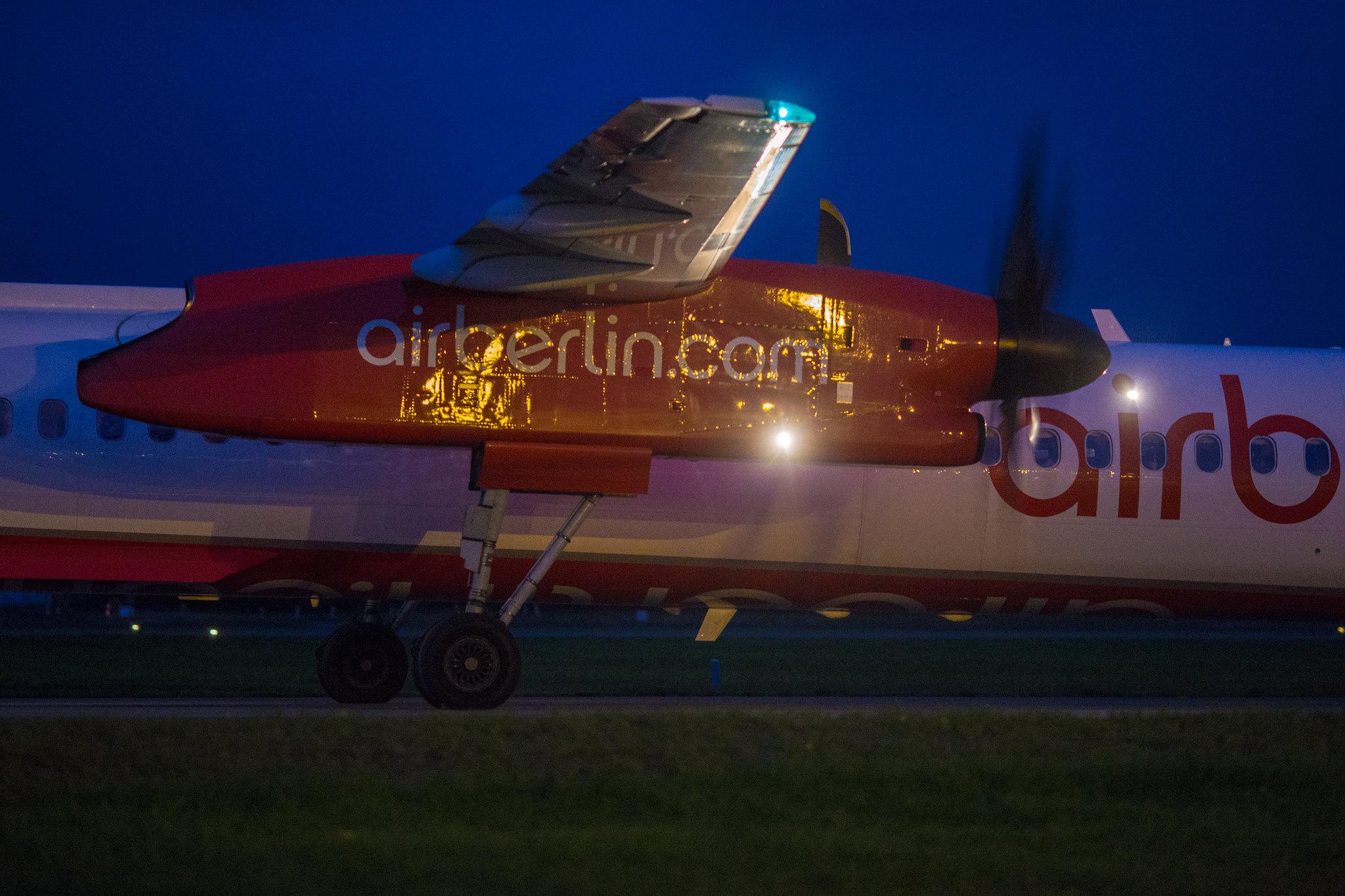 Hamburg Airport: Air Berlin | Operator: Luftfahrtgesellschaft Walter |  De Havilland Canada Dash 8-400 DH8D | D-ABQD | MSN 4234 | Eine Ära geht zu Ende: die letzte Airberlin Maschine vom Hamburg Airport (AB6757)