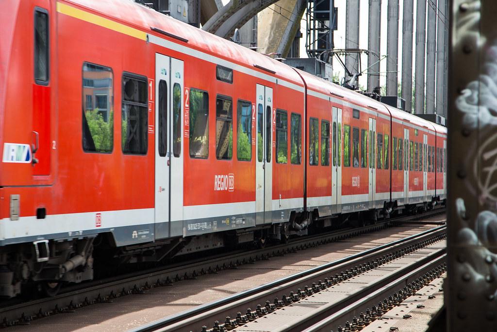 Frankfurt am Main: DB-Baureihe 425