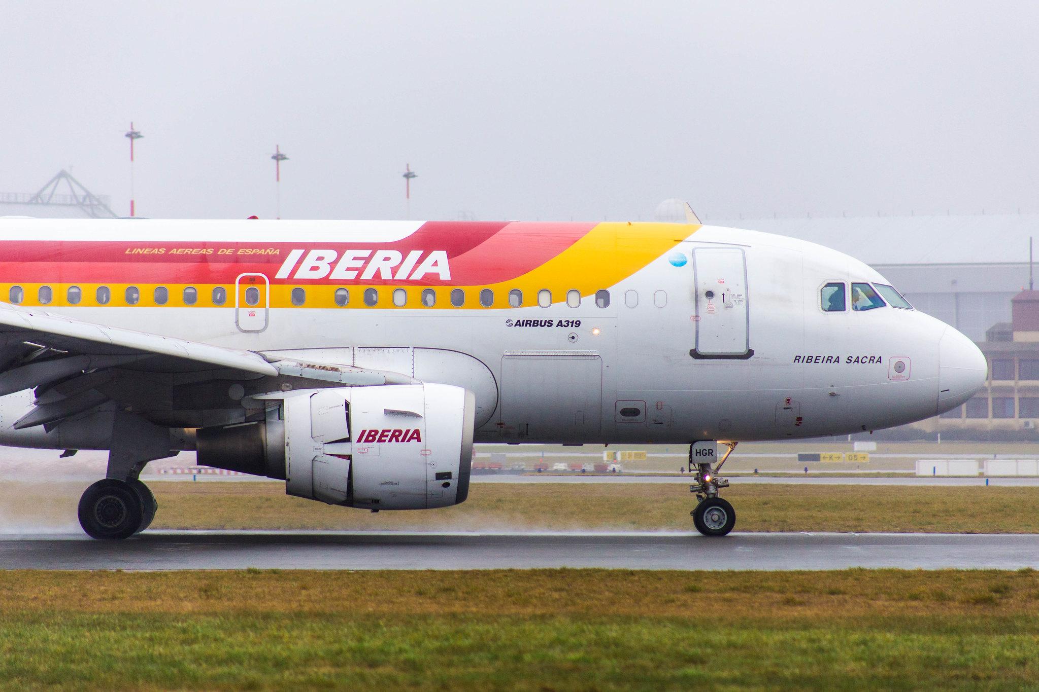 Hamburg Airport: Iberia (IB / IBE) |  Airbus A319-111 A319 | EC-HGR | MSN 1154