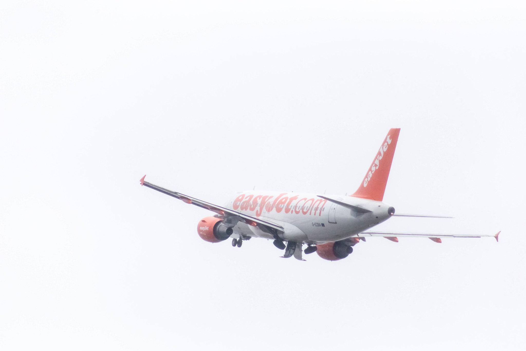 Hamburg Airport: easyJet (U2 / EZY) |  Airbus A319-111 A319 | G-EZBA | MSN 2860