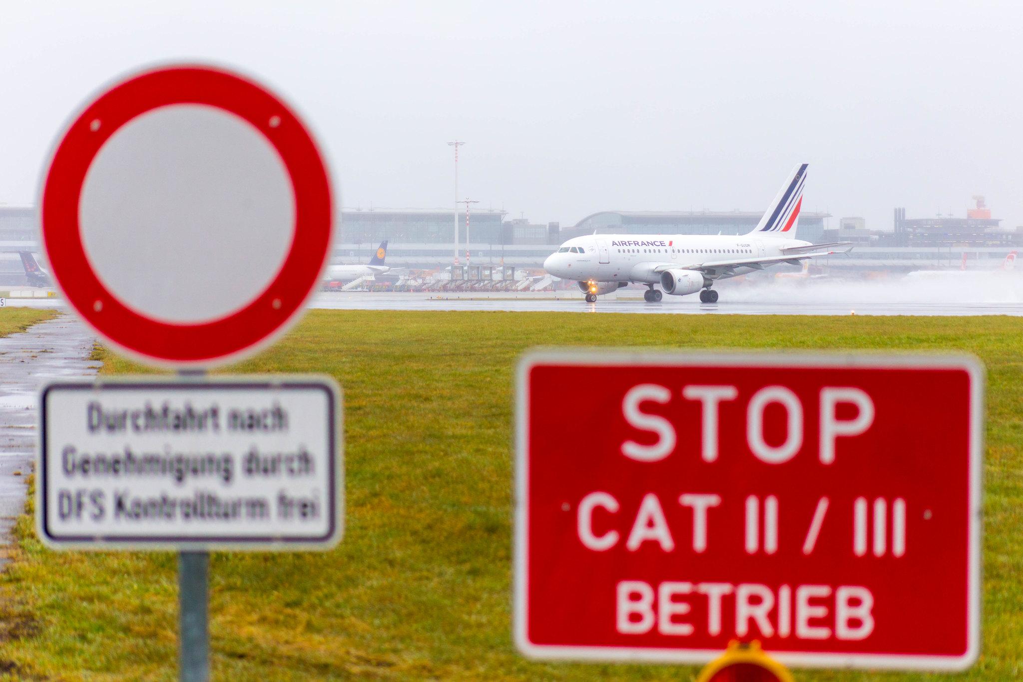 Hamburg Airport: Air France (AF / AFR) |  Airbus A318-111 A318 | F-GUGM | MSN 2750