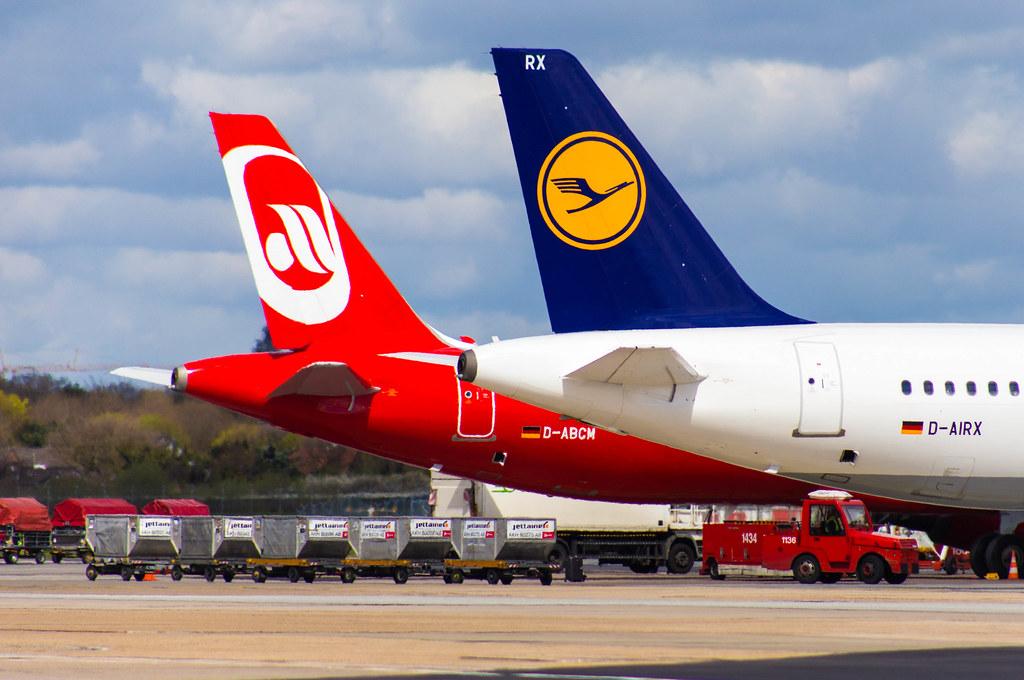 Hamburg Airport: Lufthansa (LH / DLH) |  Airbus A321-131 A321 | D-AIRX | MSN 0887