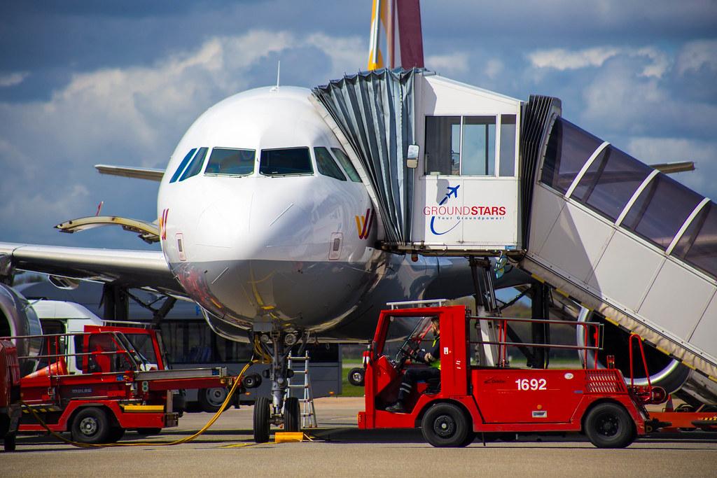 2. Vorfeldrundfahrt 2016: Germanwings mit mobiler Treppe