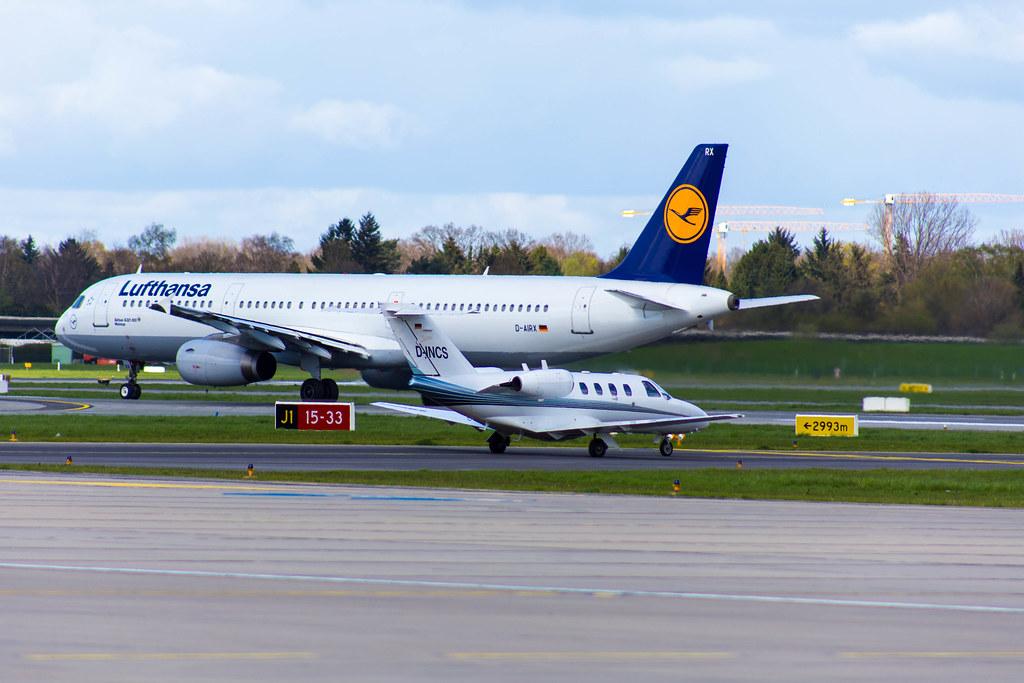 Hamburg Airport: Lufthansa (LH / DLH) |  Airbus A321-131 A321 | D-AIRX | MSN 0887