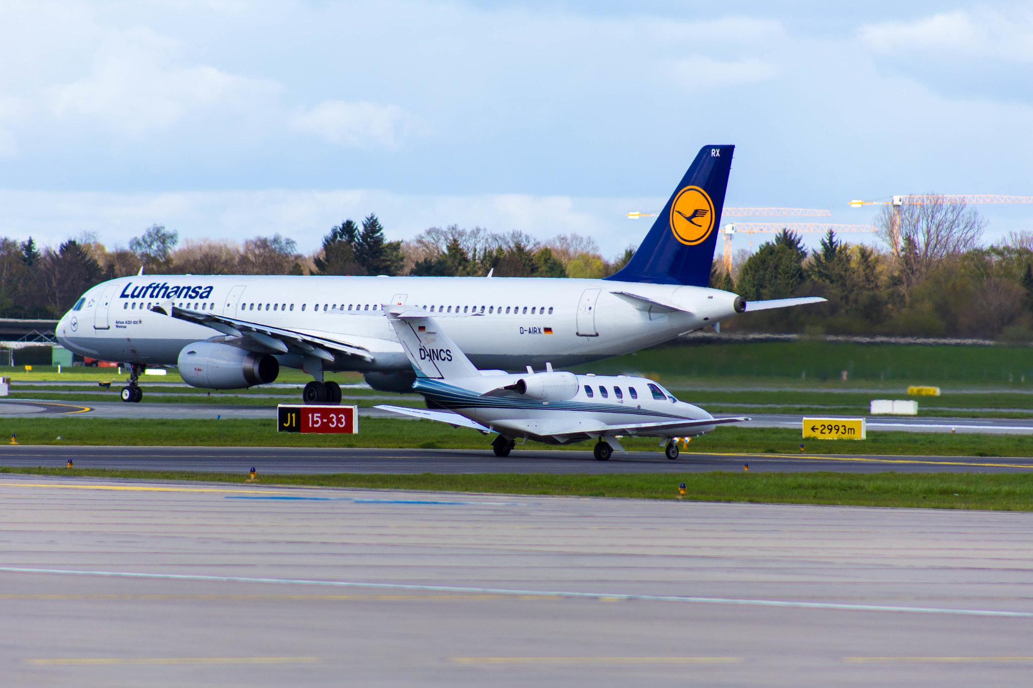 Hamburg Airport: Lufthansa (LH / DLH) |  Airbus A321-131 A321 | D-AIRX | MSN 0887