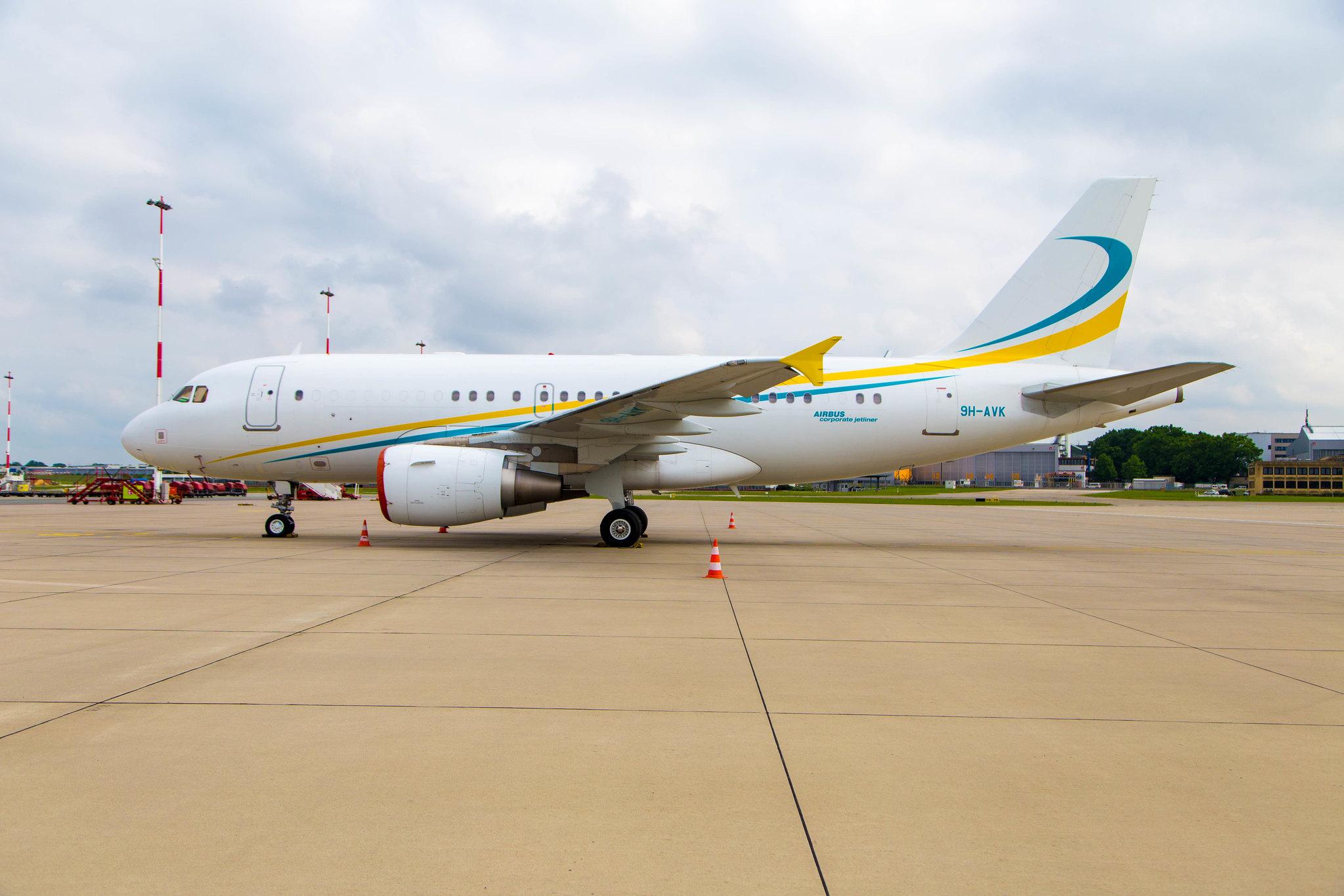 Hamburg Airport: Comlux Malta (/ MLM) | Operator: Comlux Aviation Malta |  Airbus A319-115(CJ) A319 | 9H-AVK | MSN 4622