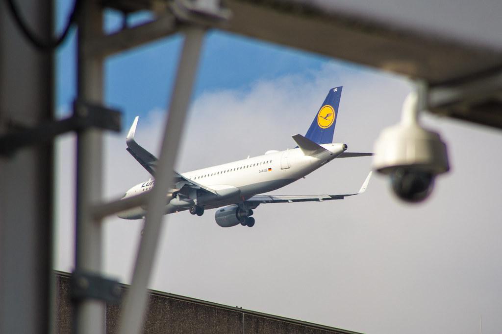 Frankfurt Airport: Lufthansa (LH / DLH) |  Airbus A320-214 A320 | D-AIUG | MSN 6202