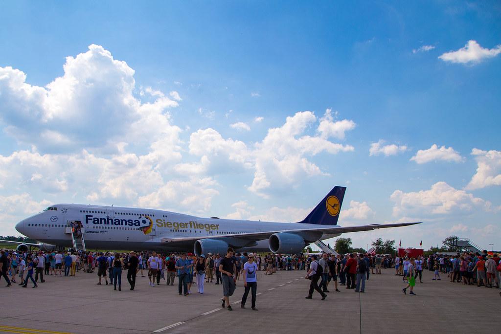 ILA: Lufthansa (LH / DLH) | Livery: Fanhansa Siegerflieger Livery | Boeing 747-830 B748 | D-ABYI | MSN 37833